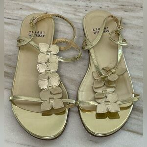 Stuart Weitzman sandal gold sz 7 floral detail